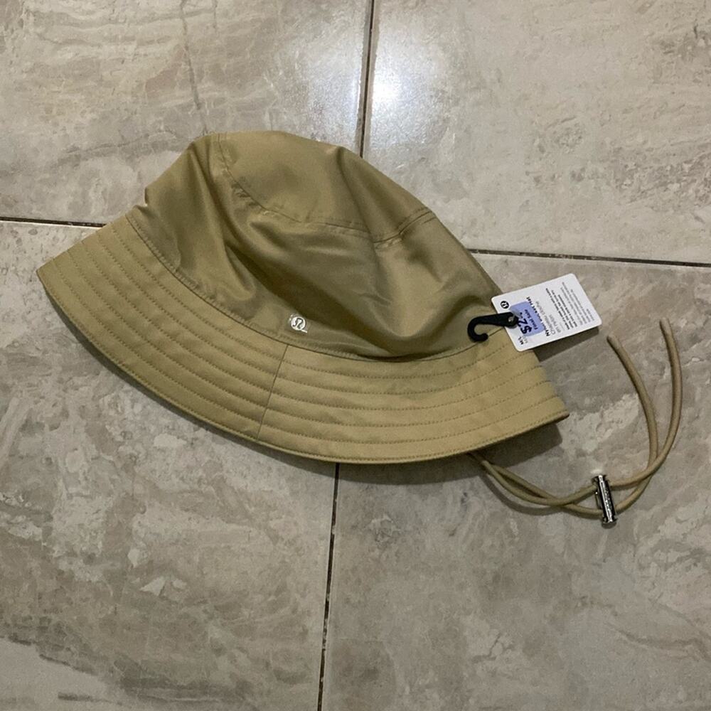 SALE-NWT Lululemon Nylon Bucket Hat